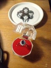 Fede nuziale principessa Diana in argento 925, con pietra zaffiro tagliata misura 7,5. 