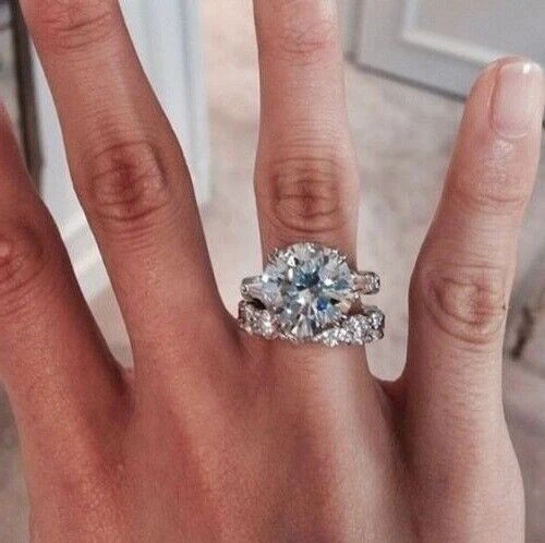 Set Fede Nuziale 6,50Ct Taglio Tondo Diamante Simulato Oro Bianco 14k Misura 9 - Immagine 2 di 3