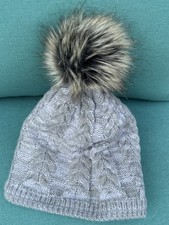 Obermeyer Women One Size NYC Cable Knit Cap Faux Fur Pom Pom Beanie Winter Hat