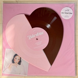 Laufey Valentine ハート型7インチ 新品 レイヴェイ Laufey - Valentine -