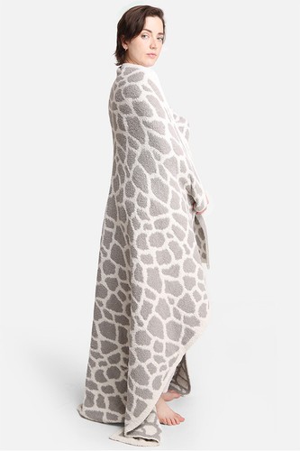 ScarvesMe Oversized Luxury Soft Giraffe Animal Print Cozy Throw Blanket - Picture 6 of 13
