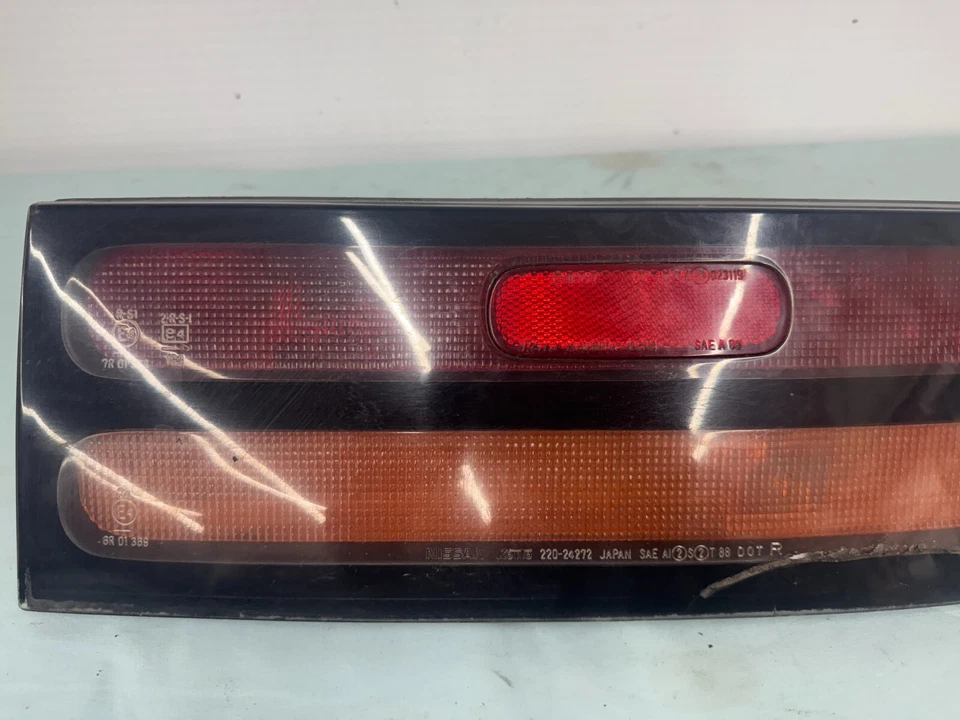 Luz trasera derecha Nissan 300ZX Z32 1990-1996 pasajero 220-24272 Foto 4 de 4