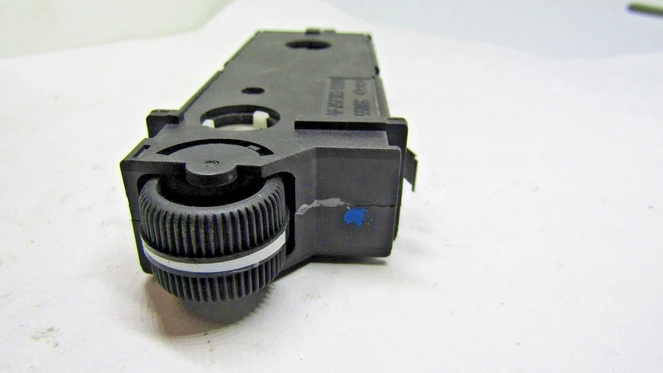 86GB-13K752-AA MERKUR SCORPIO INSTRUMENT PANEL DIMMER LIGHT SWITCH - Image 2 of 4