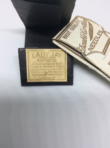 Three Vintage Packs Of Sewing Needles - Picture 4 of 6