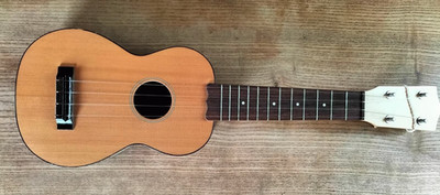 Brüko 7 Sopranukulele, Fichte, Ovankol, Massivholz, gepflegter Zustand