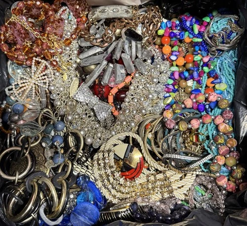 Huge 19 Pound Vintage to Now Costume Jewelry Good Use Wear Sell Craft Lot# GB25
