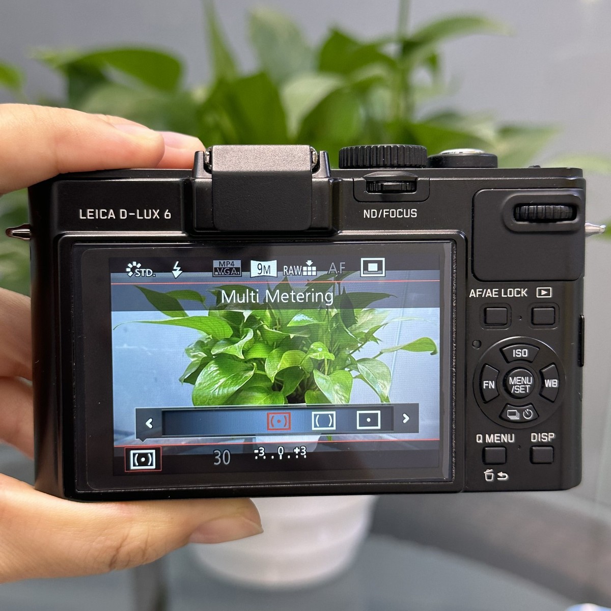 Leica D-LUX 6 Black 10.1 MP 3.8x Optical Zoom Compact Digital