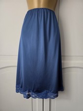 LADIES VTG CHARNOS DARK TURQUOISE BLUE SILKY NYLON HALF SLIP SIZE MEDIUM 