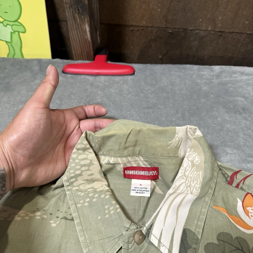 Camisa De Colección Y2K Unionbay Grulla y Loto Abotonada Para Hombres Talla M Desteñida al Sol Foto 4 de 4