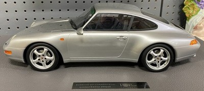 TOP MARQUES COLLECTIBLES PORSCHE 911 (993) CARRERA SILVER  1:12 Scale 1/250 MADE