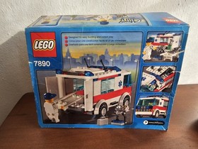 Retired 2006 LEGO City Sets 7902 Dr's Car & 7890 Ambulance-Used-Complete