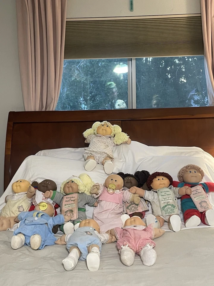 Vintage Cabbage Patch Kids Dolls Lot - 11 Dolls- Mixed Outfits - 80’s Originals - Image 3 of 4