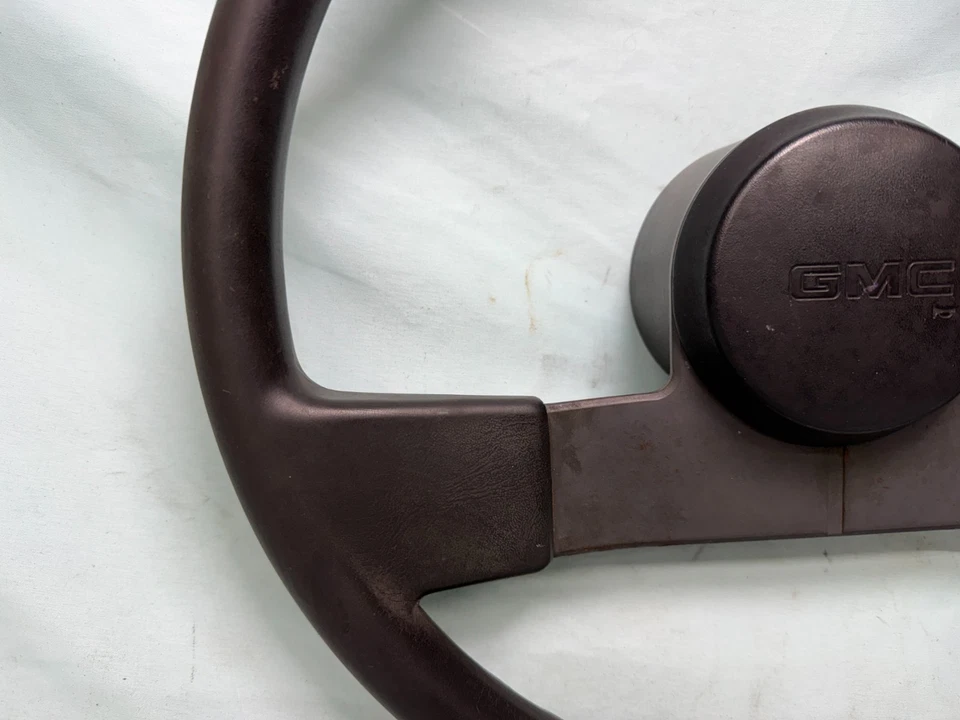 82-92 雪佛兰 S10 GMC S15 卡车西装外套 2 辐条方向盘喇叭垫黑色 — 第 4/4 张图片
