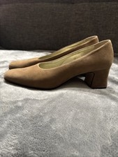 Ladies Vintage Pancaldi Soft Suede Low Heel Pumps 8.5AA Narrow Italy Lightly Use