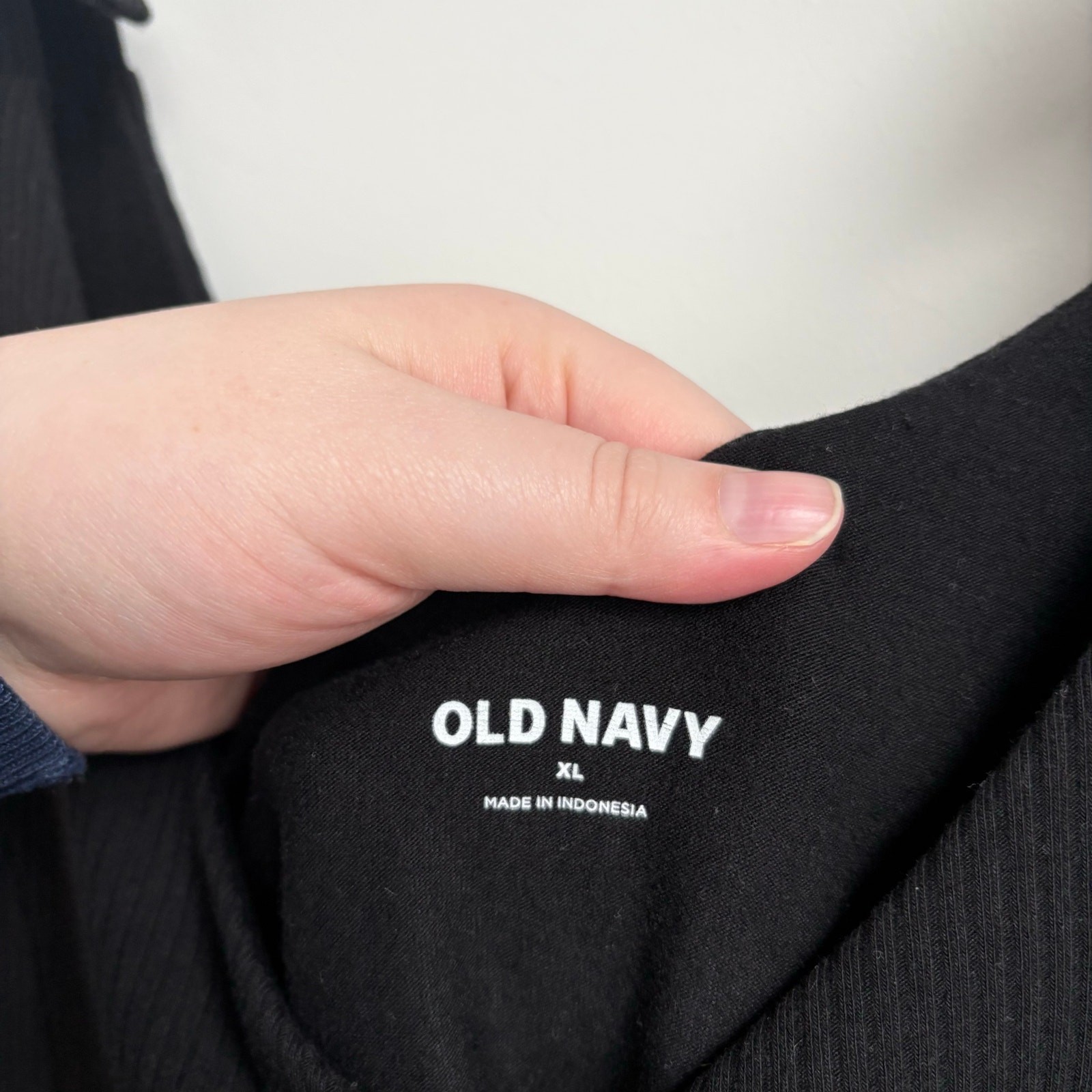 Old Navy Basic Black Full Coverage Tie Shoulder V… - image 8