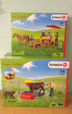 Schleich Farm World 42528 mobiler Marktstand + 42529 Waschplatz für Kühe NEU OVP