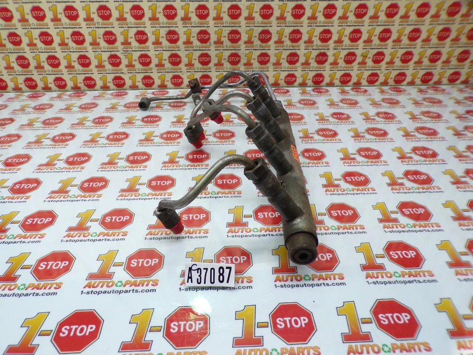 Chevrolet Silverado 3500 2001-2004 6,6 L inyector de riel de combustible 97208075 OEM Foto 4 de 4