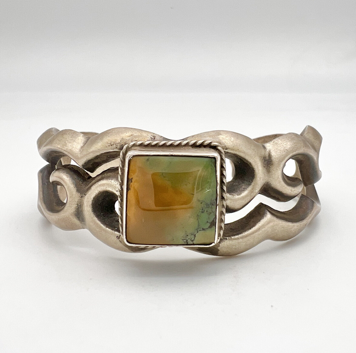 LYNCH SILVERSMITH“TURQUOISE SCALE CUFFS” SCALE CUFFS with TURQUOISE : GRAND GUIGNOL