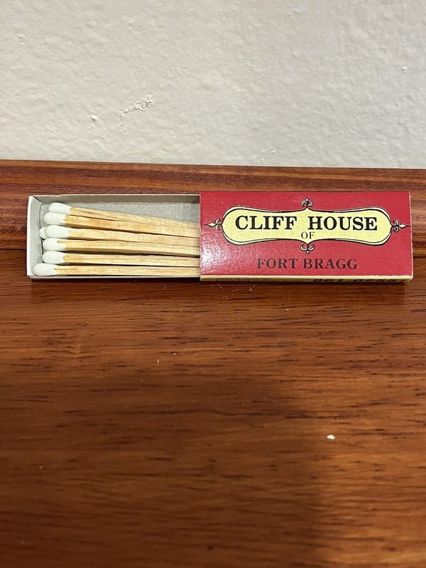 Cliff House Fort Bragg Restaurant Match Book Matchbox Never Used