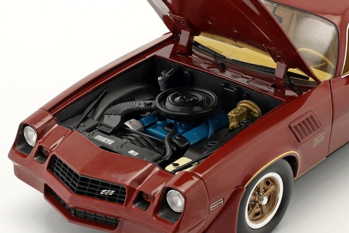 1978 CHEVROLET CAMARO Z/28 CARMINE RED 1:18 by GREENLIGHT MODELS