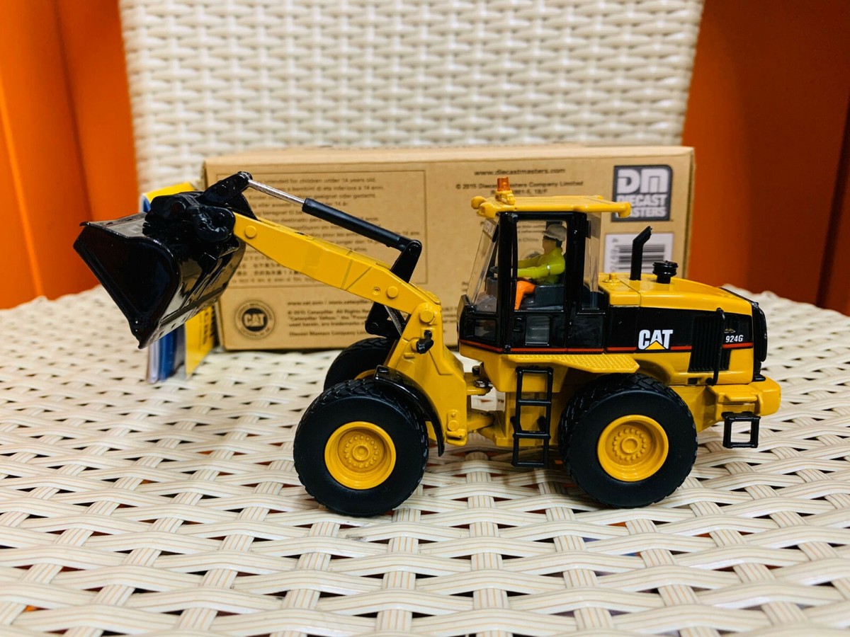 ミニカー CAT MILITARY 924H VERSALINK WHEEL LOADER 1/50 CAT Military 924H Versalink Wheel Loader 55250