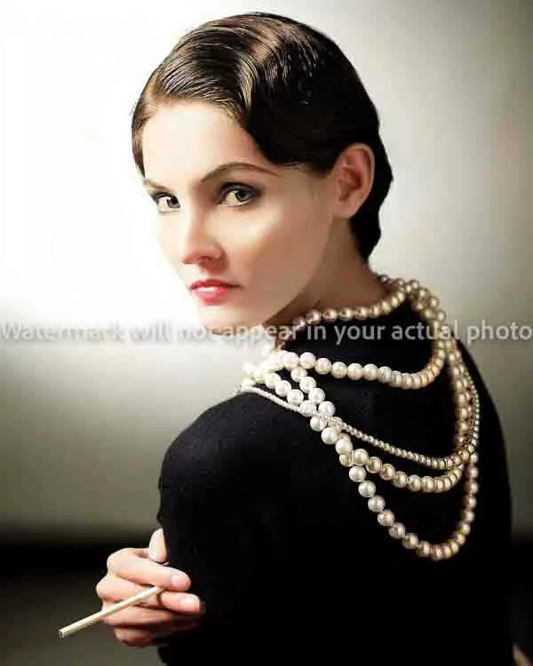 Young coco chanel hi-res stock photography and images - Alamy