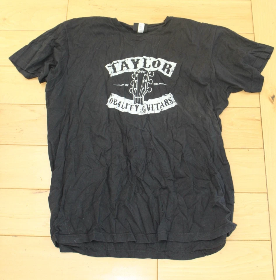 XL TAYLOR КАЧЕСТВА ГИТАРЫ ЧЕРНАЯ ФУТБОЛКА -- НЕОБЫЧНЫЙ ЛОГОТИП - Изображение 2 из 4