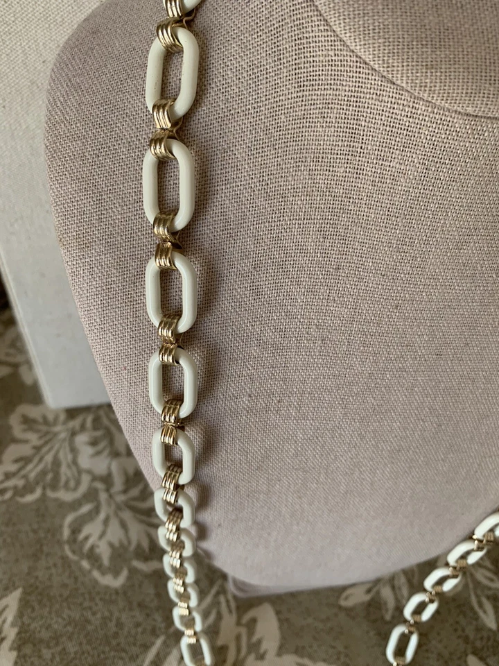 "Cadena larga de eslabones esmaltados en tono dorado color hueso marfil blanco roto de Talbot 34""" Foto 2 de 4
