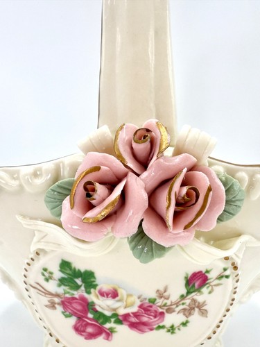 Cesta de Pascua de cerámica marfil y rosa dorada con rosas de color rosa y rosas aplicadas elevadas - Imagen 2 de 24