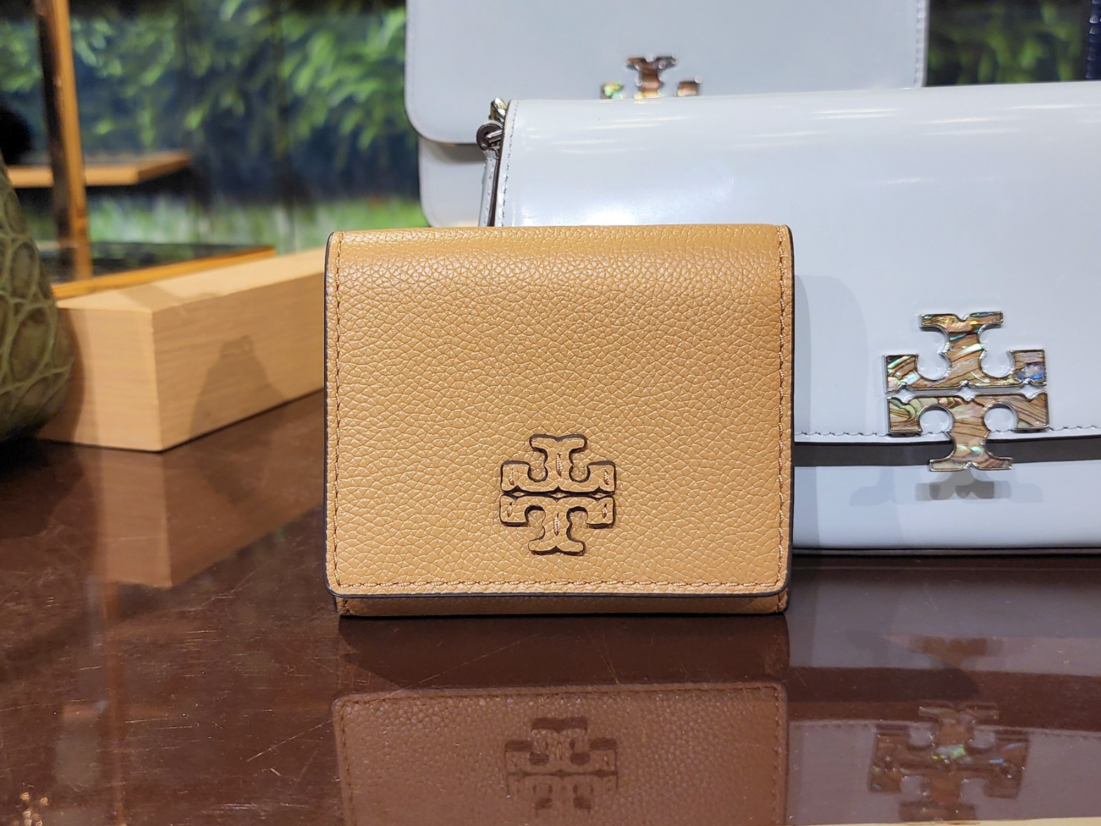New Tory Burch Thea Tiramisu Pebbled Leather Tri-Fold Compact Wallet 169967