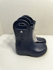 Stivali da pioggia Crocs Kids Handle It - impermeabili, manici grandi, tacco riflettente