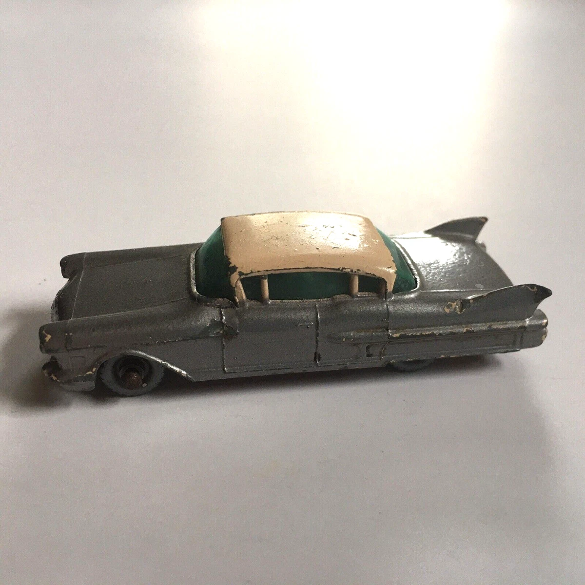 Lesney Matchbox CADILLAC SIXTY SPECIAL No 27 Silver Gray Wheels
