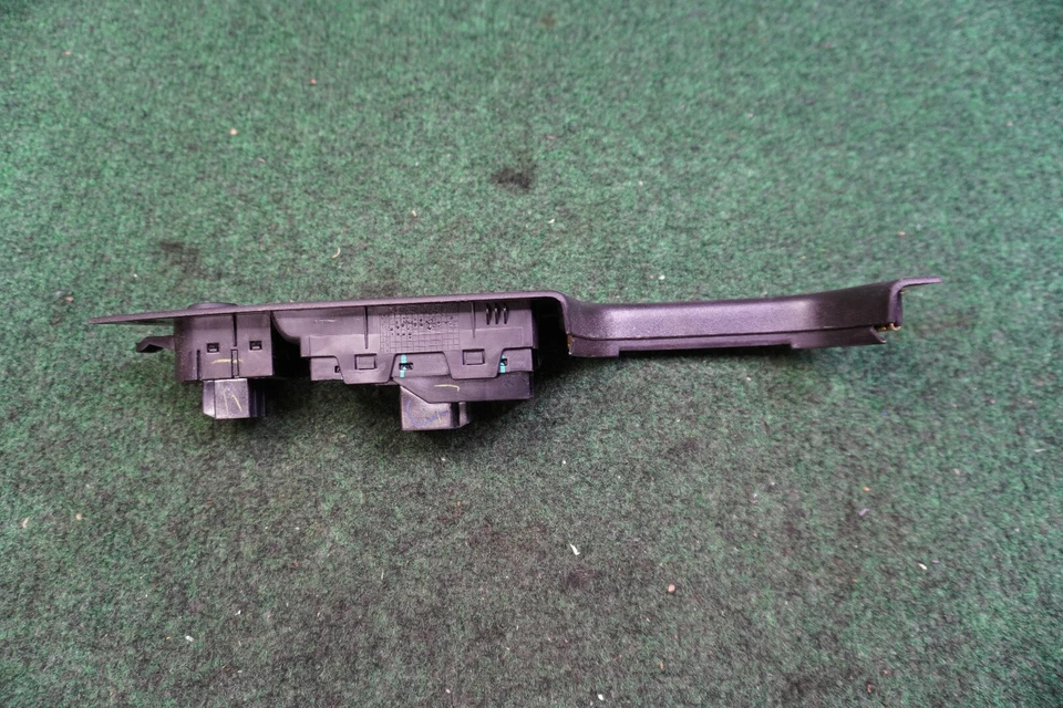 Interruptor de ventana del conductor izquierdo Chevrolet Equinox 2010-2017 25946838 OEM Foto 2 de 4