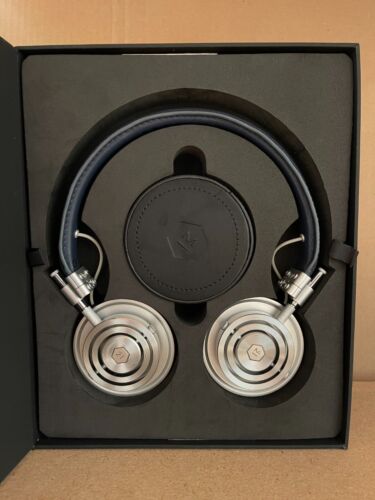 Master & Dynamic MH30 Wired On Ear Kopfhörer Navy Miss Sixty Collaboration - Bild 4 von 11