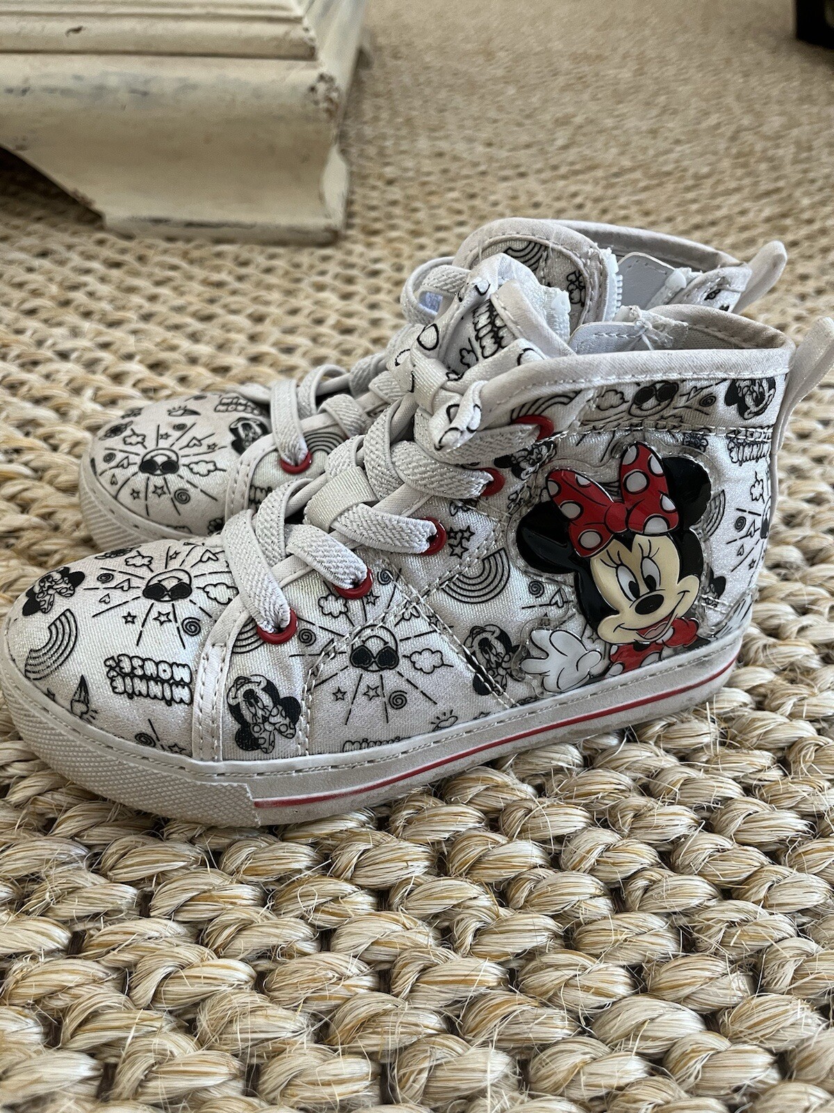 Size 11 Lace/zip