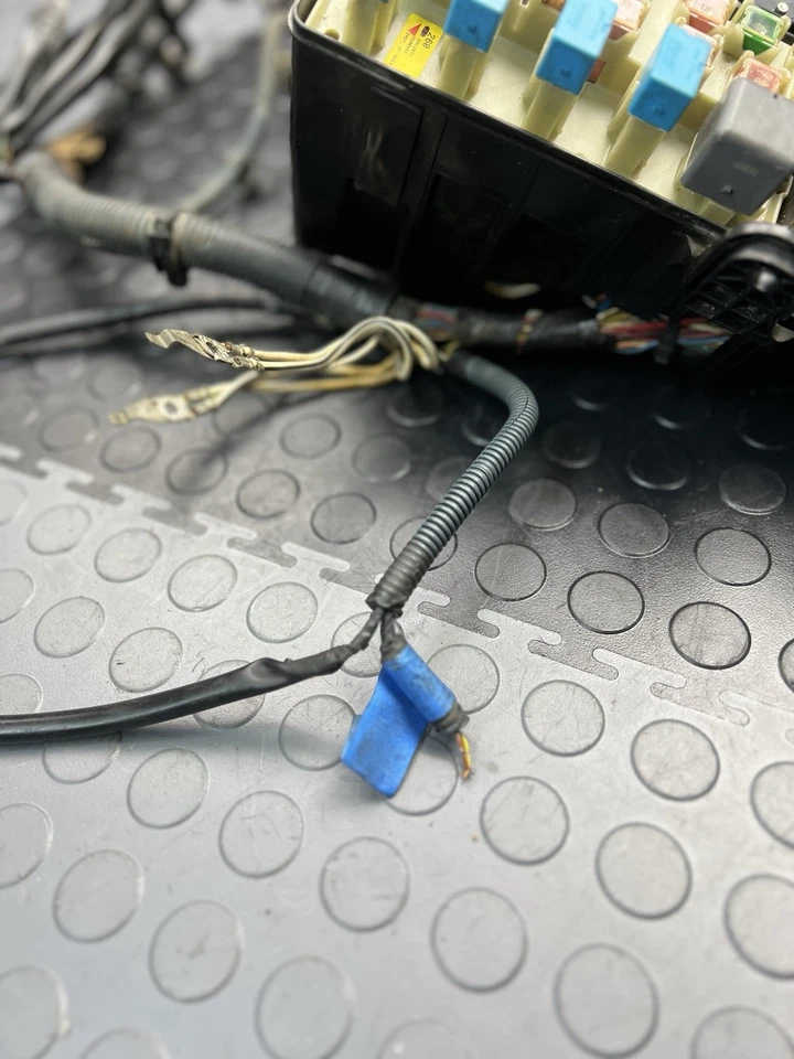 2003 2004 2005 2006 LEXUS ES330 CAJA DE FUSIBLES RELÉ MOTOR ARNÉS DE CABLES OEM Foto 3 de 4