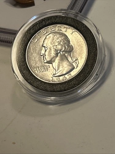 1942 D Washington Quarter- Nice UNC Condition- - 90% Silver 👍w/ Plastic Capsule