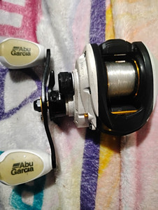 Abu Garcia Max4 Pro Baitcast Reel 7.1:1 Star Drag White/Black/Gold