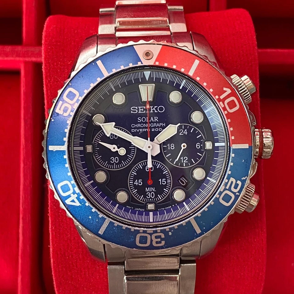 Raro Reloj SEIKO Solar Cronógrafo Esfera Azul Bisel Pepsi Plateado Hombres De Colección Foto 3 de 4