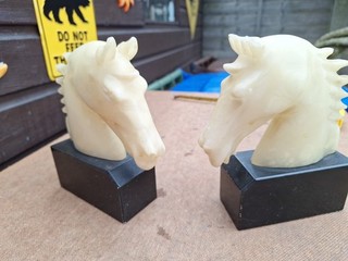HORSES HEADS IN ONYX X2 ONE SLIGHT DAMAGE