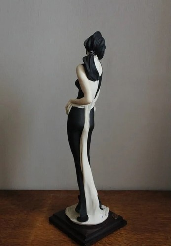 Giuseppe Armani Figurine Rosita 1701C Statue Florence Porcelain Capodimonte Art - Picture 4 of 10