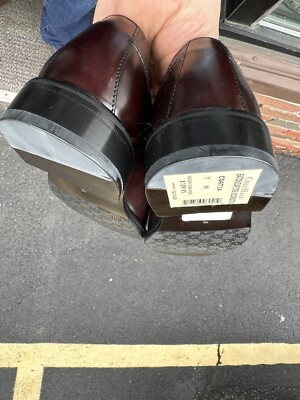 Cole Haan Men display picture 2