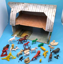 Vintage 1960s Marx Happi Time Barn Farm Tin Farmhouse w/ Animals LOOK