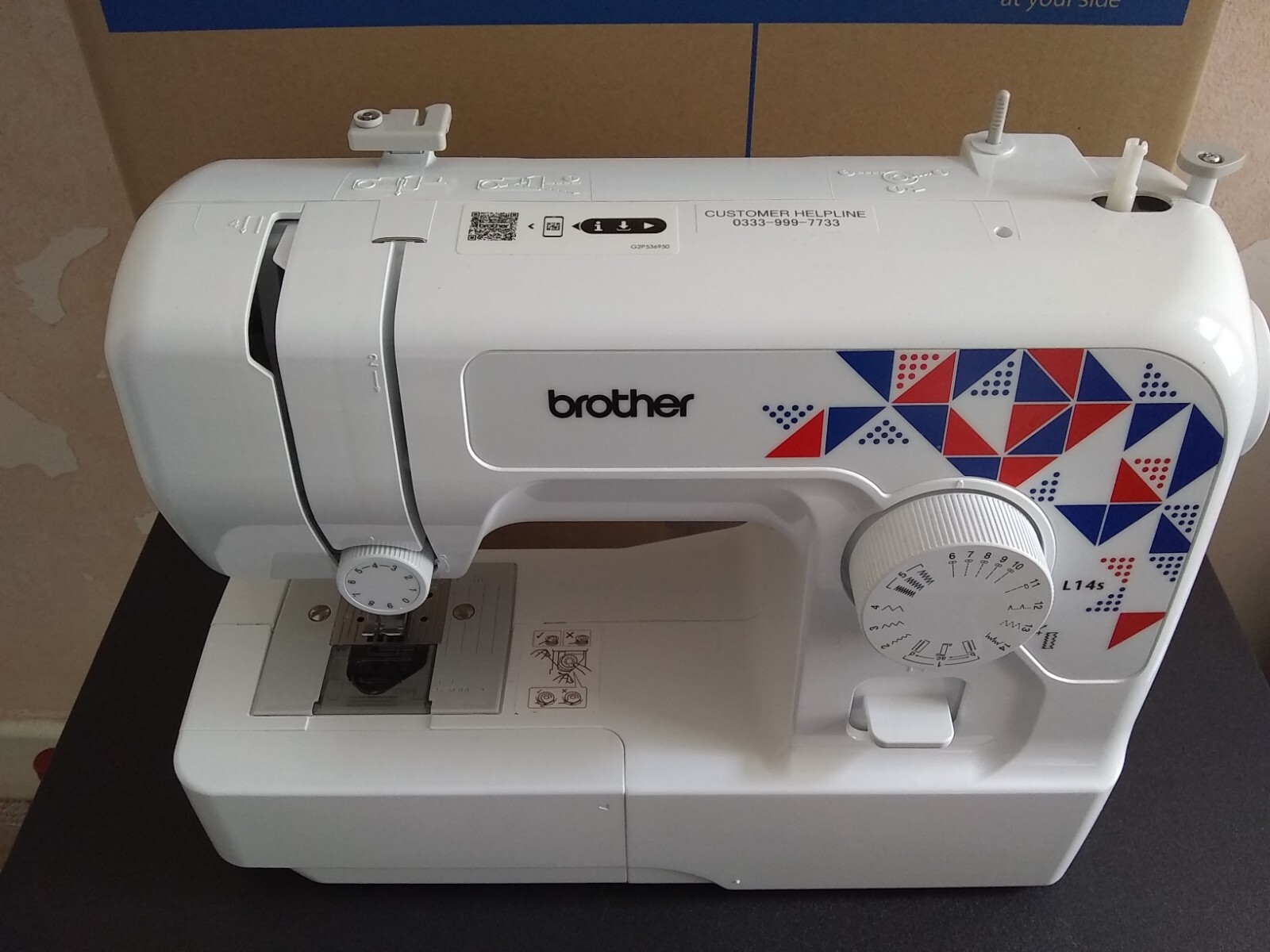 brother sewing machine L14s, used once to make a cushion 4977766810340