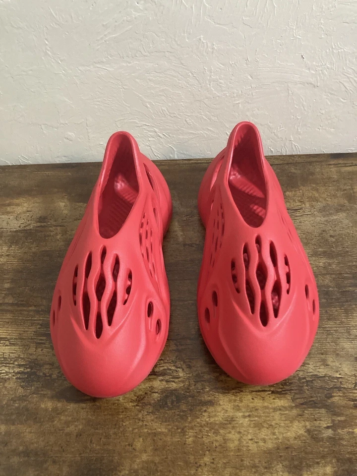 Yeezy Foam Runner Vermillion RNNR Foamrunner para hombre talla 10 Foto 3 de 4