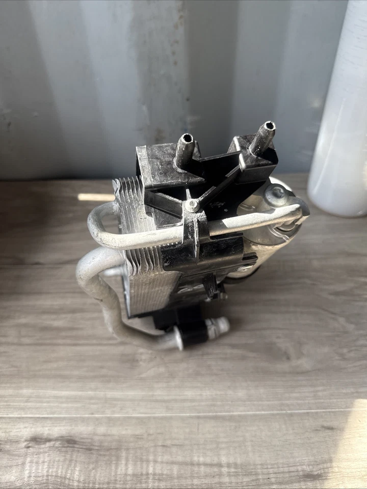 BMW M3 M4 G80 G82 G83 AIRE ACONDICIONADO HVAC condensador secador 2021-2025 OEM Foto 3 de 4