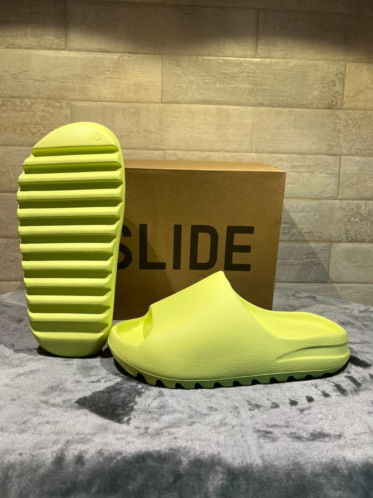 Yeezy Slides Adidas Glow Green HQ6447