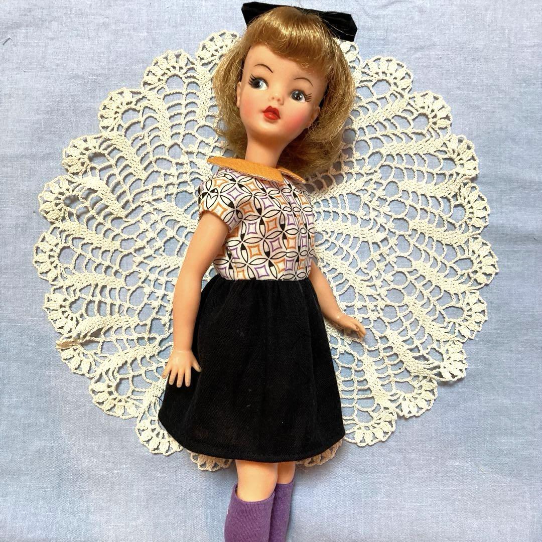 SAOLA Tammy chan Motivo Geometrico x Nero Docking Pezzo Unico + Calze Alte Solo Completo