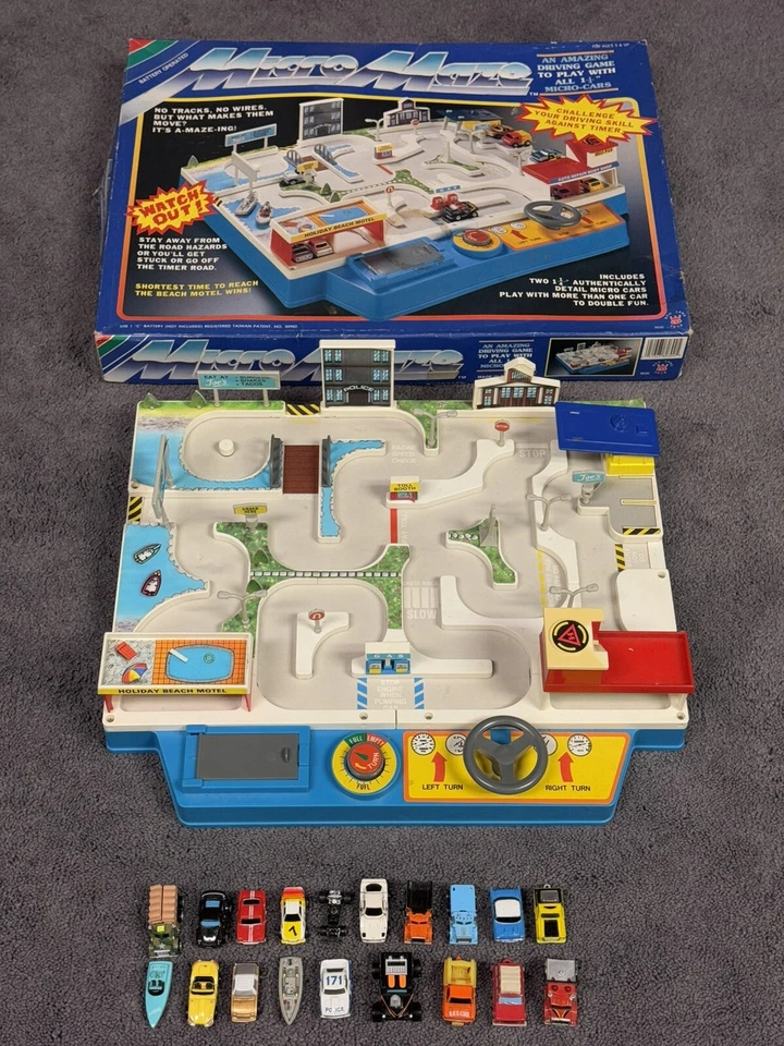 Micro Maze Dah Yang Micro Machine Playset + 19 Micro Machines Cars Trucks Boats - Image 3 of 4