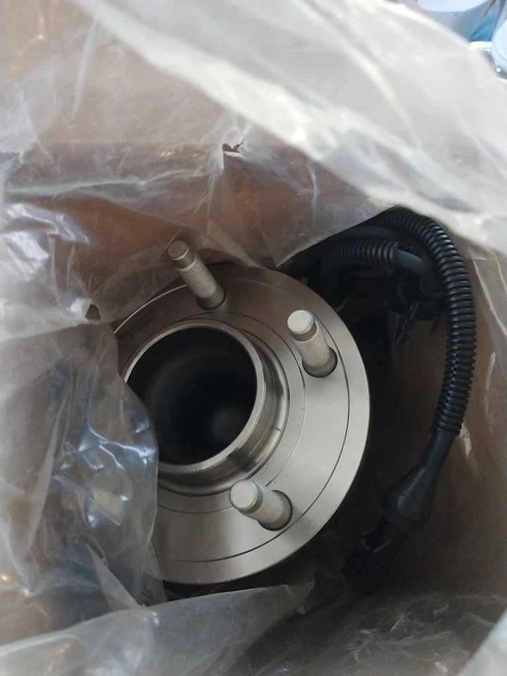 Conjunto de cojinete de rueda y buje delantero de calidad construido WH513196 Foto 2 de 2